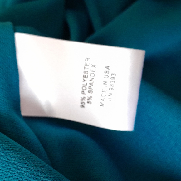 Mod X 2X Cut-Out Dress in Hunter Green F-0270 - Picture 9 of 9